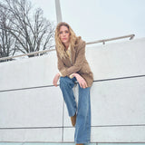 Malie Gabby bleiseri, True Camel