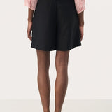 Raine pellavashortsit, Black