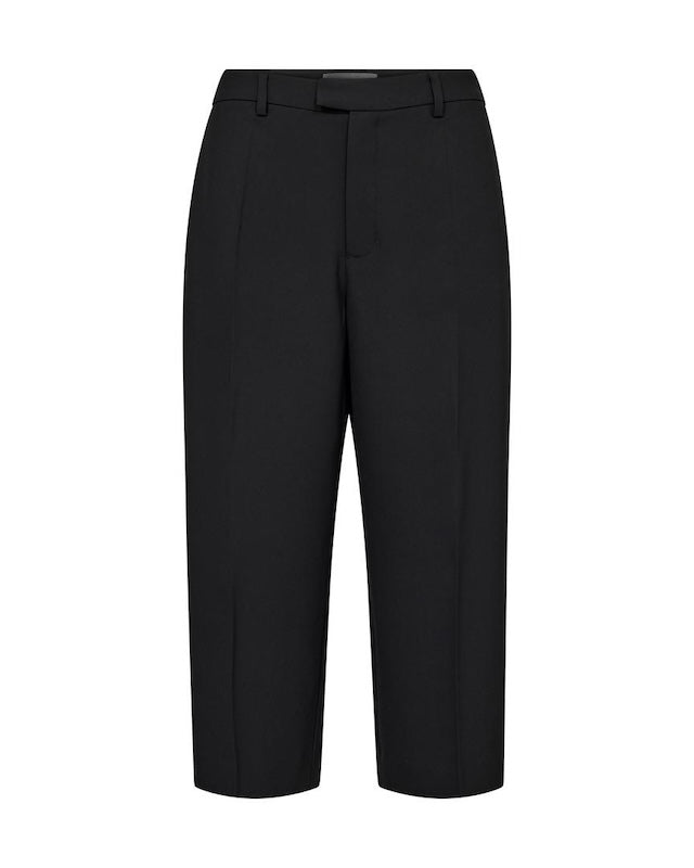 Leyana Miley Long Shorts, black