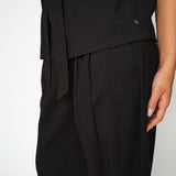 Pie Bellevue pusero, Black