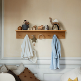 Naulakko hyllyllä L, tammi