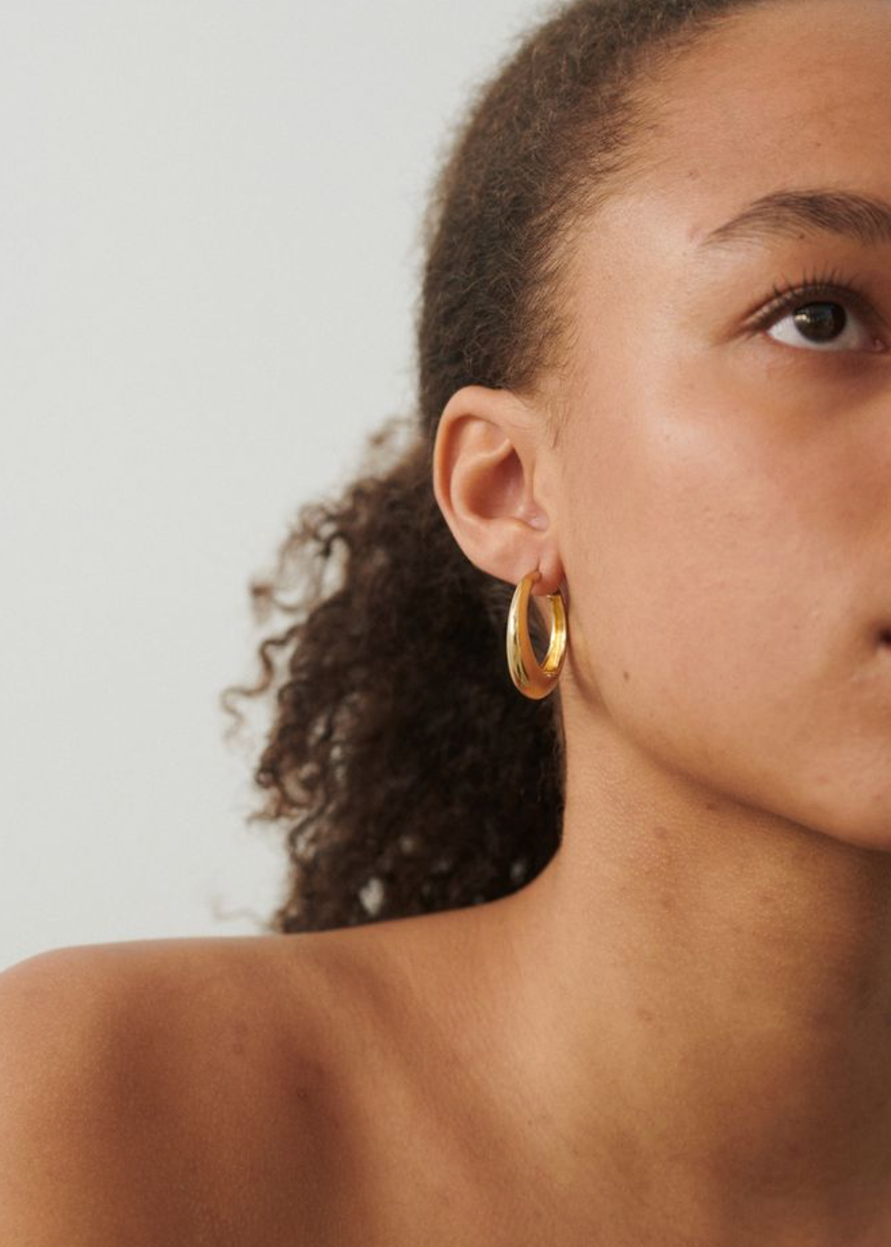 Pernille Corydon - Large Globe Huggies, hopea