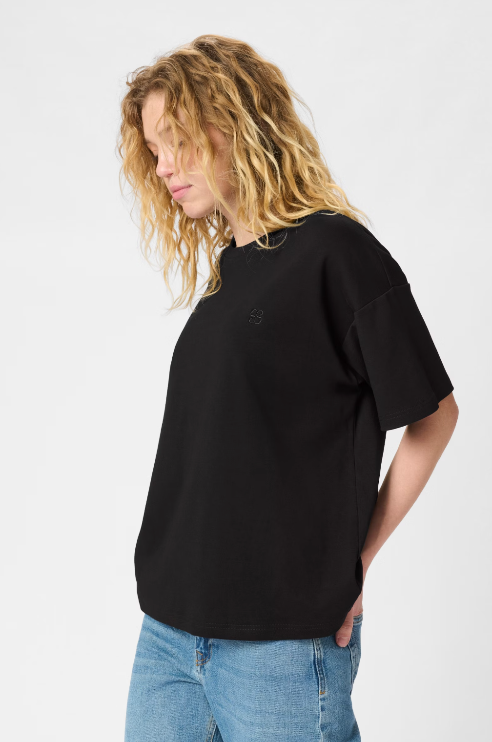 Dana Tee black