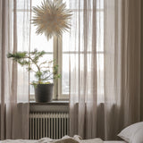 Maja 50 tähti, Off White