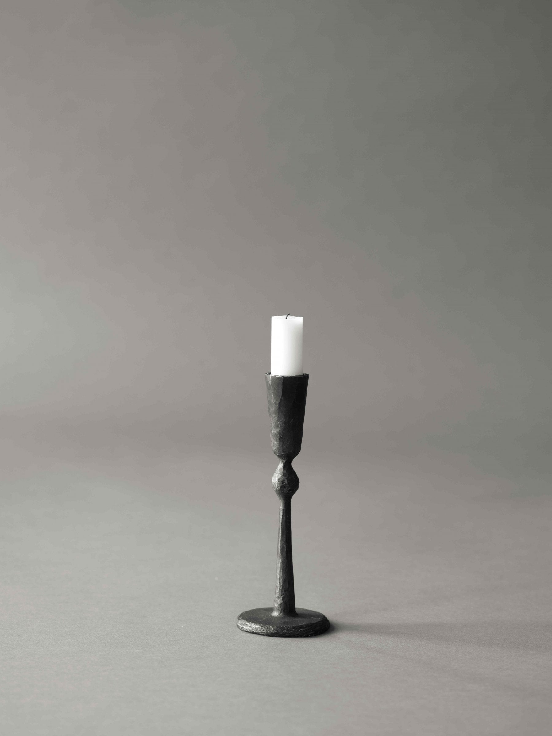 Tell Me More - BOULE kynttiläjalka S