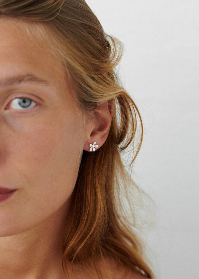 Pernille Corydon - Wild Poppy nappikorvakorut, hopea