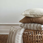 Tell Me More - Holte klassisen raidallinen pellavatyynynpäällinen