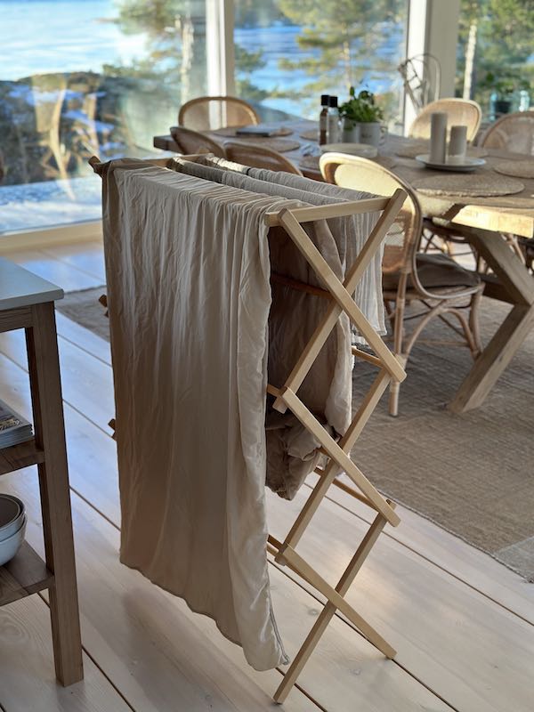 Pesuliisu - puinen pyykkiteline, leveä