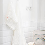 Vohvelikäsipyyhe, White