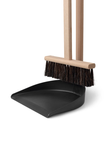 Ferm Living - Icon rikkalapio ja harja -setti