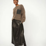 Deena nahkahame, Black