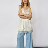 Idun pitsimekko, Off White