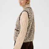 Camelie teddyliivi, Neutral Spots