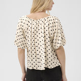 Dorthea pusero, Black Dot