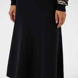 Vikesa hame, Black