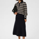 Vikesa hame, Black