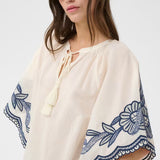 Biancha pusero, Whisper White w Blue