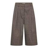 Veya ruudulliset bermudashortsit, Brown