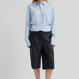 Nura paitapusero, Halogen Blue