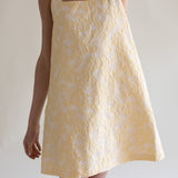 Dionne Lyd mekko, Keltainen