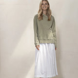 Daria hame, White