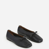 Blaise ballerinat, Black