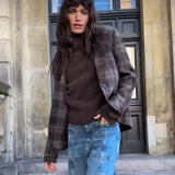 Elivia Chez bleiseri, Bracken