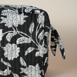 Kosmetiikkapussi L, Floral Black