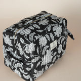 Kosmetiikkapussi L, Floral Black