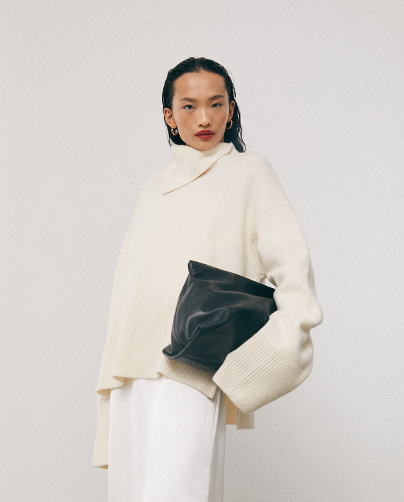 Flattered - Clay Clutch nahkaa, musta
