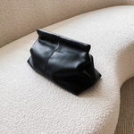 Flattered - Clay Clutch nahkaa, musta