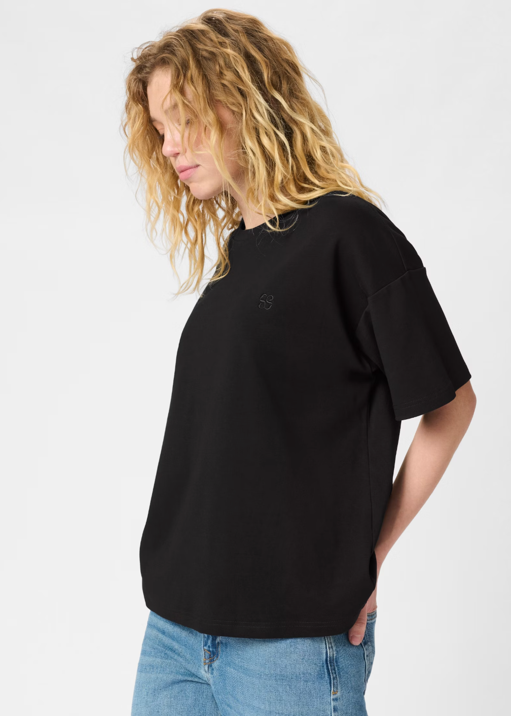 Dana Tee black