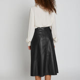 Vegani Imma tekonahkahame, Black