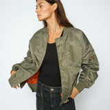 Ruby bombertakki, Dusty Olive