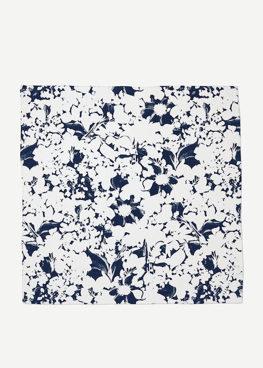 Samsoe&Samsoe - Hailan silkkihuivi, Flora blue