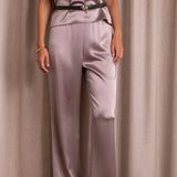 Leveälahkeiset satiinihousut, Nougat