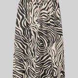 Pranni hame, Black