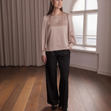 Pitkähihainen satiinipaita puhvihihalla, Latte