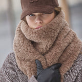 Sachi lippalakki, Dark Brown
