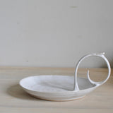 Pöytäkynttilänpidike kahvalla, valkoinen